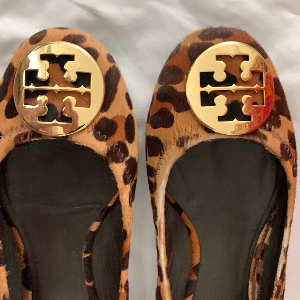Tory Burch calf hair leopard reva flat 8
